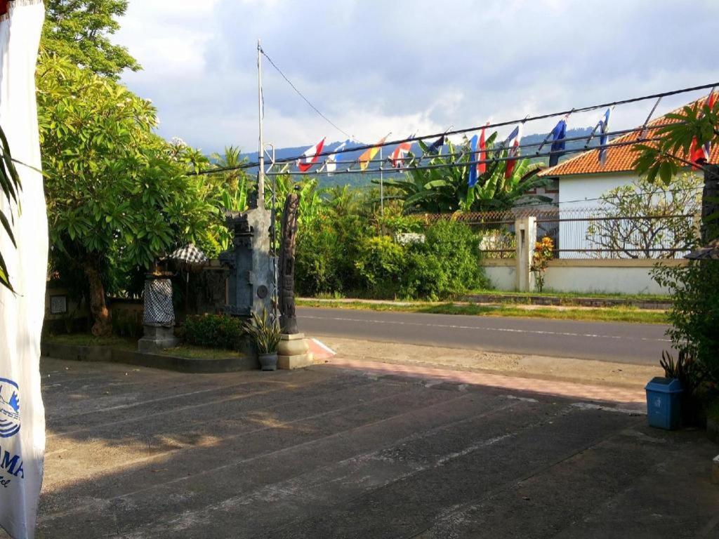 Adirama Beach Hotel Lovina  Exterior photo