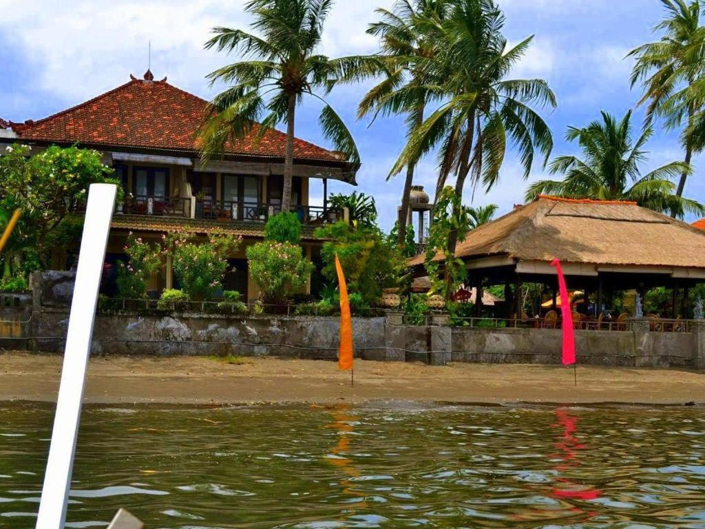 Adirama Beach Hotel Lovina  Exterior photo