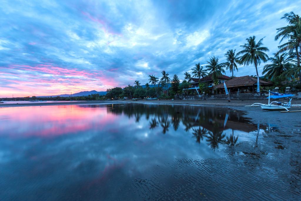 Adirama Beach Hotel Lovina  Exterior photo