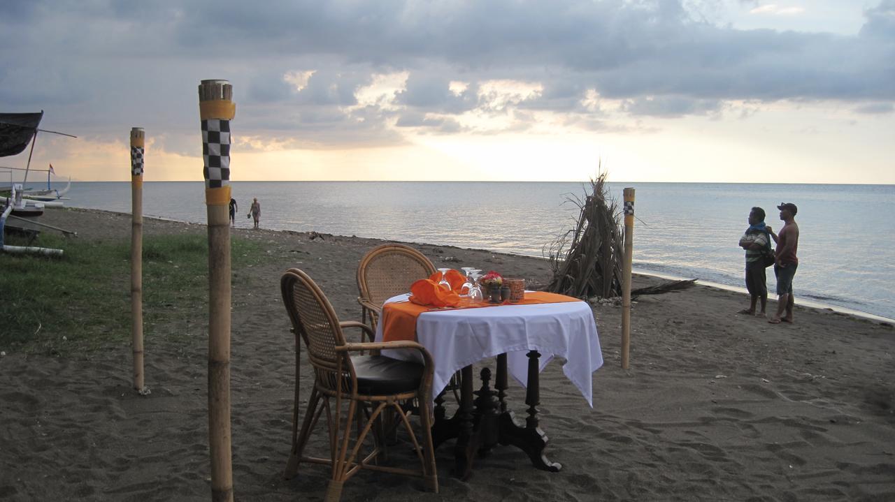 Adirama Beach Hotel Lovina  Exterior photo